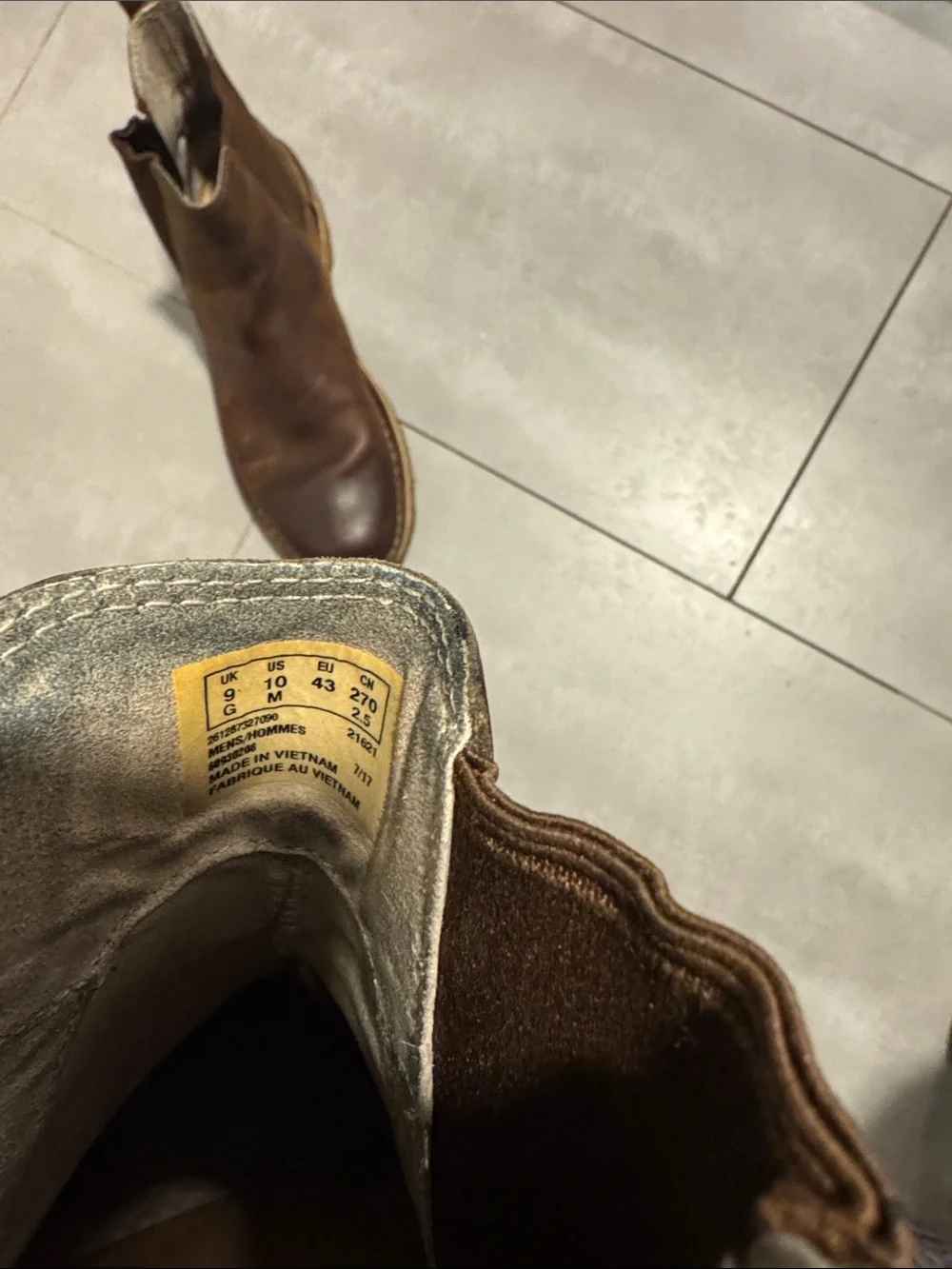 Clarks Men's Brown Leather Chukka Boots